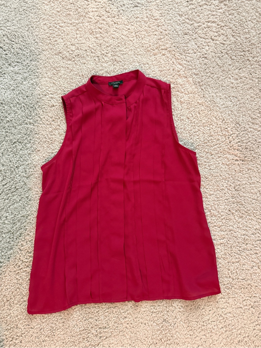 Ann Taylor Sleeveless Pintuck Shell in Deep Pink